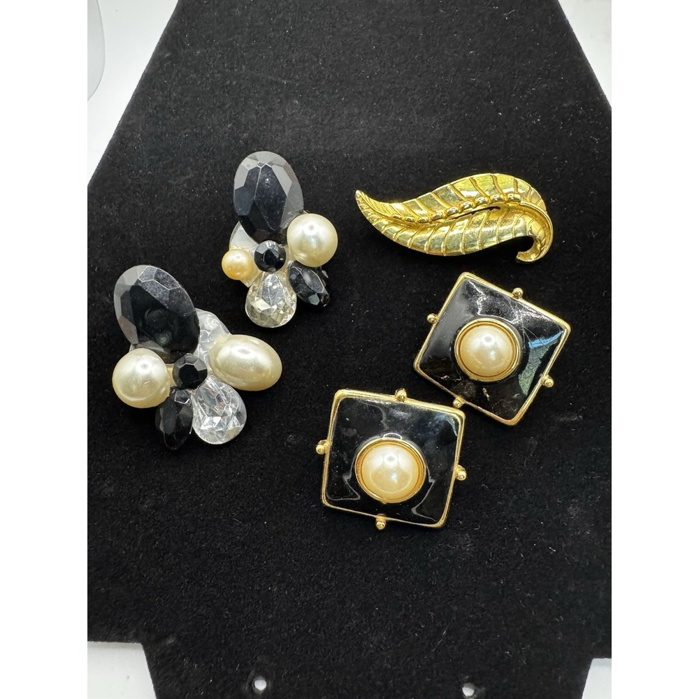 Vintage Jewelry Lot - Clip On Earrings (2) & Sarah Coventry Gold Tone Brooch